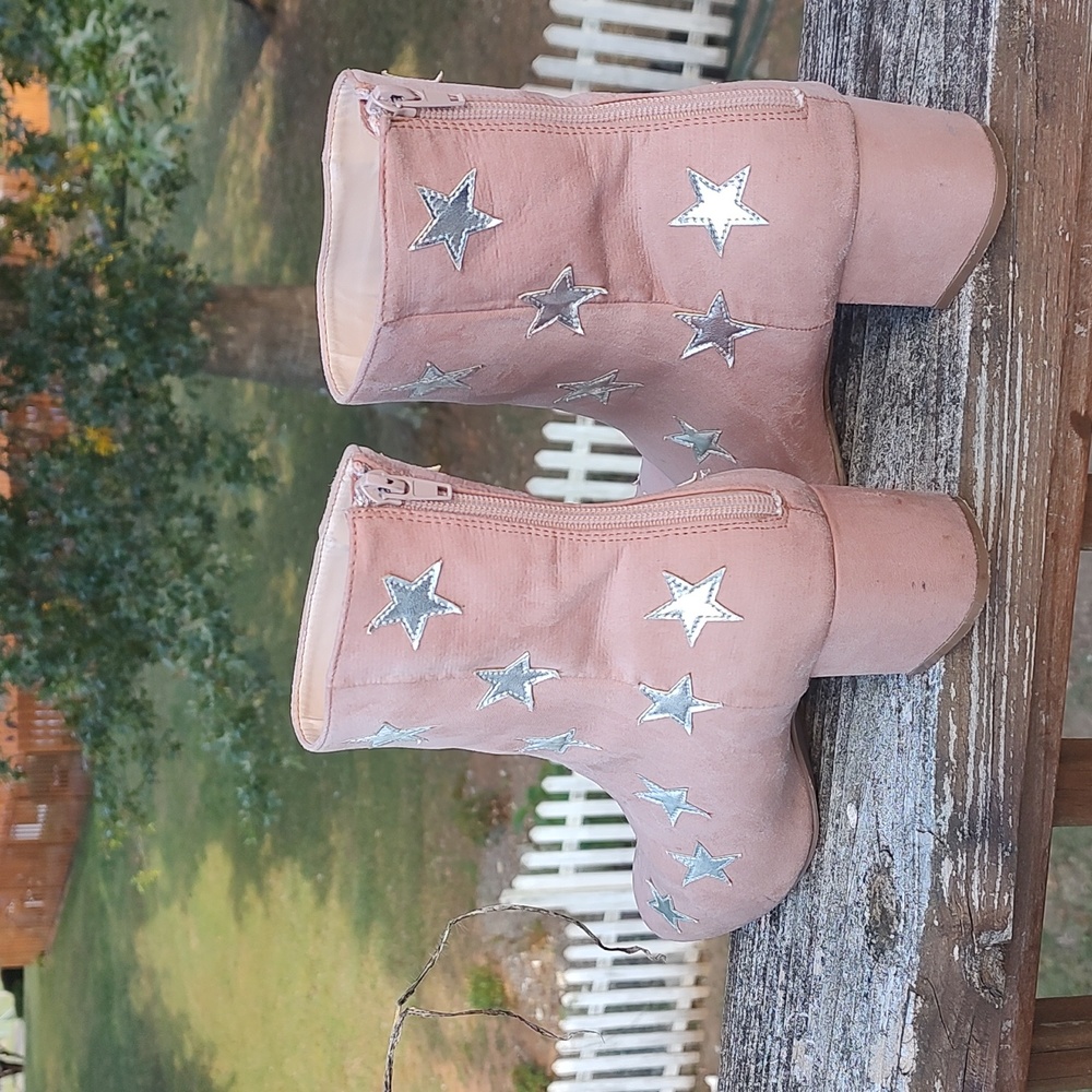 Star Tan Boots - Picture 10 of 12